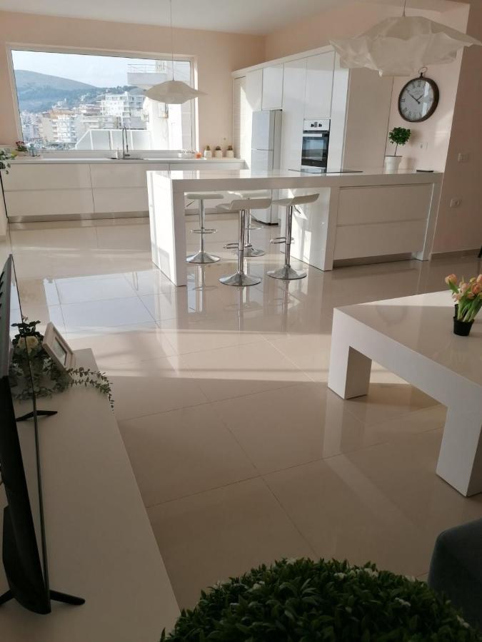 Marianna'S Luxury Apartment Sarandë Buitenkant foto