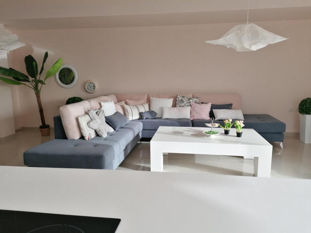 Marianna'S Luxury Apartment Sarandë Buitenkant foto